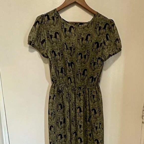 Green Patterned Maxi Dress - Picture 6 of 7